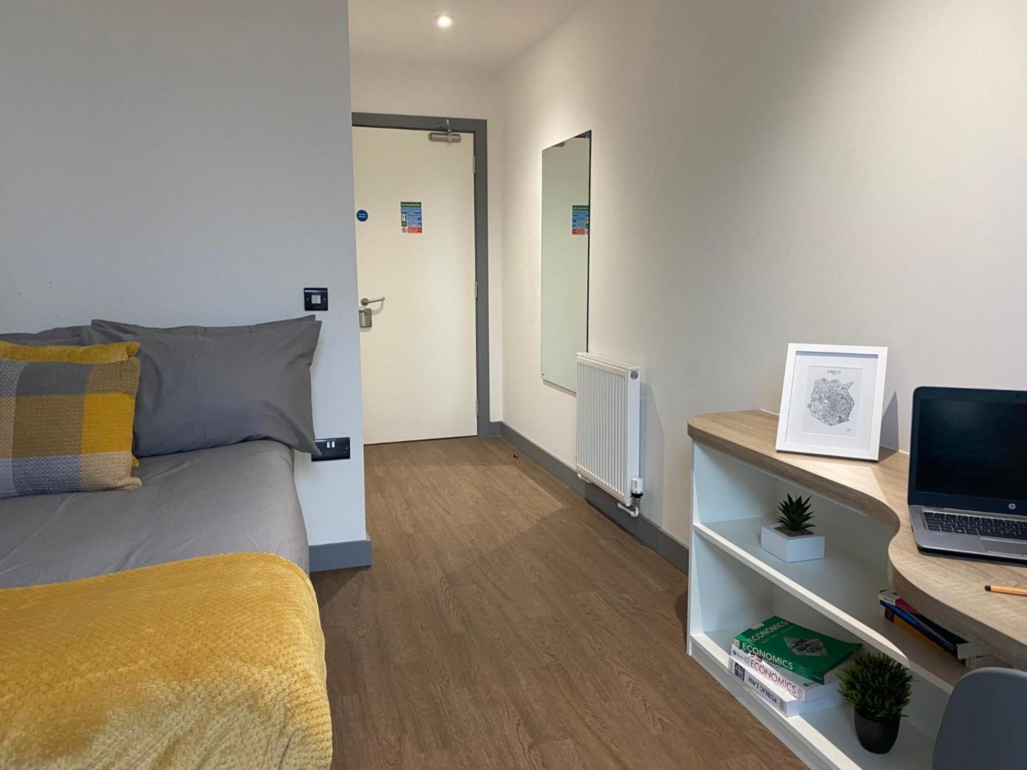 For Students Only At Great Patrick Street Apartment Belfast Bagian luar foto
